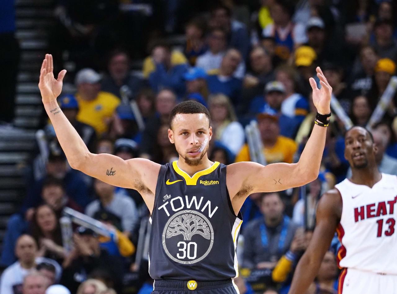 她经过长期 她经过长期